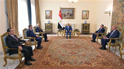 رسائل السيسي لـ رئيس بنك التنمية الأفريقي: نثمن الجهود المبذولة لإعداد استراتيجية التعاون القطري الجديدة مع المجموعة.. لدينا خبرات كبيرة للشركات المصرية في تنفيذ مشروعات تنموية بارزة بأفريقيا