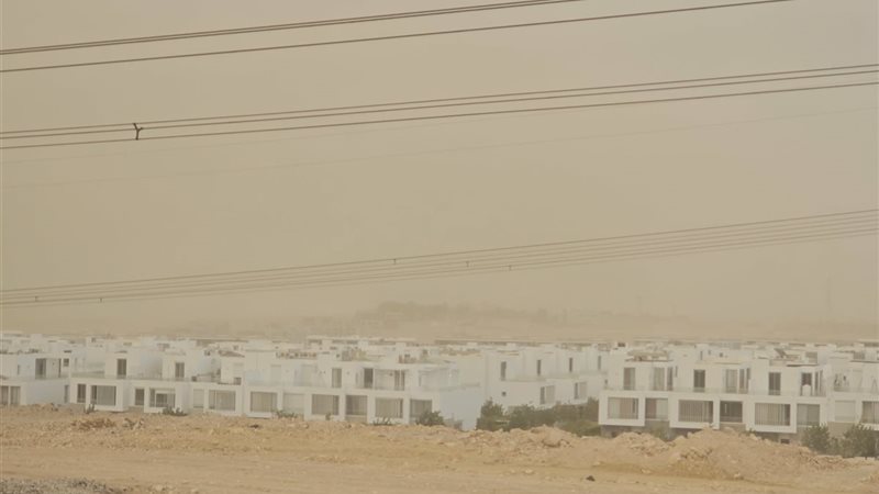 عاصفة ترابية 