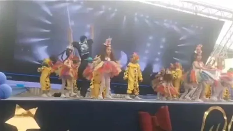  واقعة سقوط شاشة