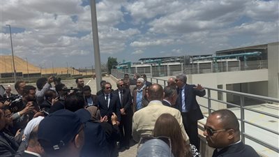 وزير السياحة يفتتح أول محطة للطاقة الشمسية بالمتحف المصري الكبير