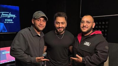 جلسات عمل مكثفة لتامر حسني في الاستوديو لتحضير أحدث ألبوماته (صور)