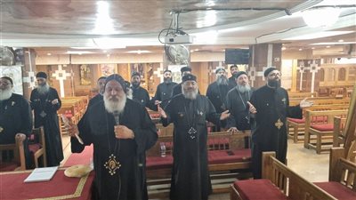 الأنبا ميخائيل يناقش آليات العمل الرعوي في إيبارشية حلوان