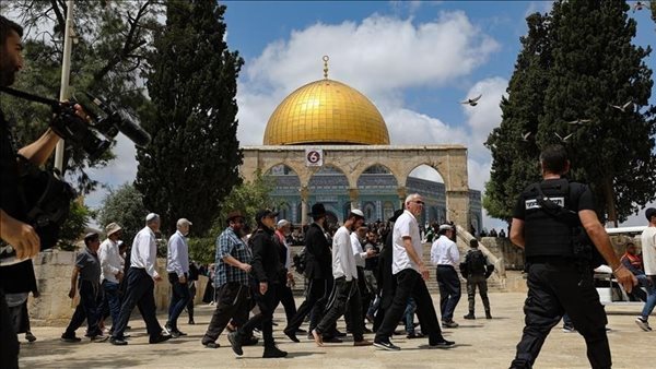 فلسطين تحذر من تصعيد إسرائيلي غير مسبوق في المسجد الأقصى.. دعوات لاقتحامه يوم الجمعة.. ومحاولات لفرض واقع جديد يطال المقدسات الإسلامية والمسيحية
