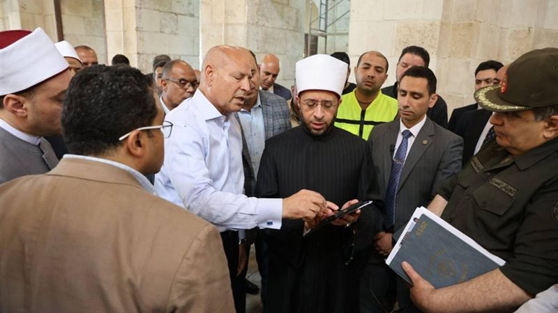 وزير الأوقاف ومحافظ
