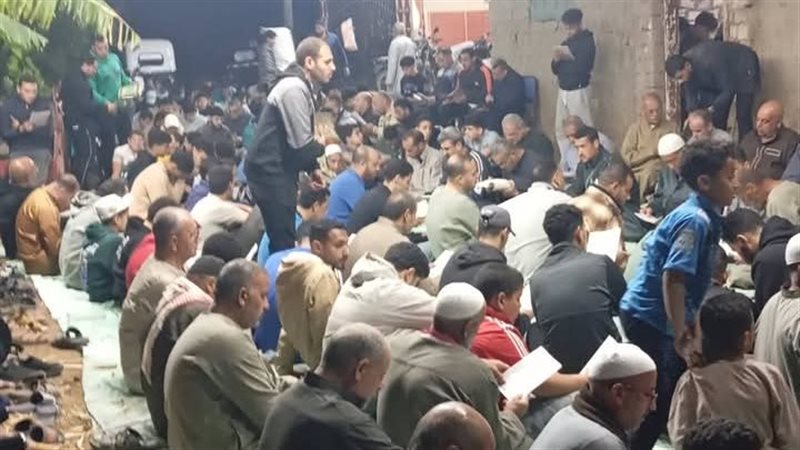 2200 شخص يشاركون