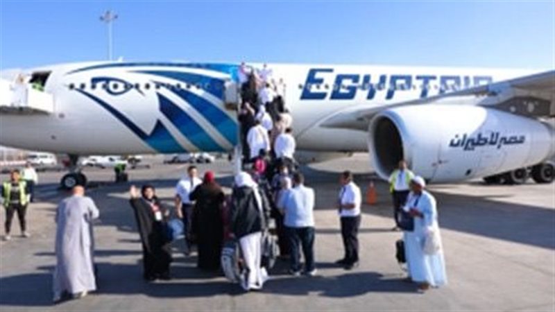 مغادرة أول أفواج
