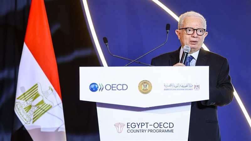دكتور حسين عيسي نائب