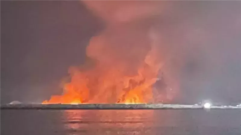 حريق في ميناء إيراني،