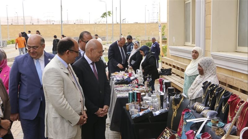 افتتاح معرض الحرف