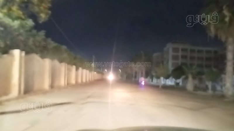 تهالك طريق مجمع مدارس