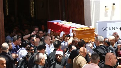 20 صورة ترصد جنازة هاني شاكر