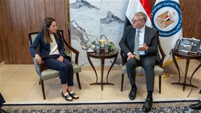 وزير البترول يبحث مع بي بي البريطانية التقدم في حفر آبار جديدة للغاز الطبيعي
