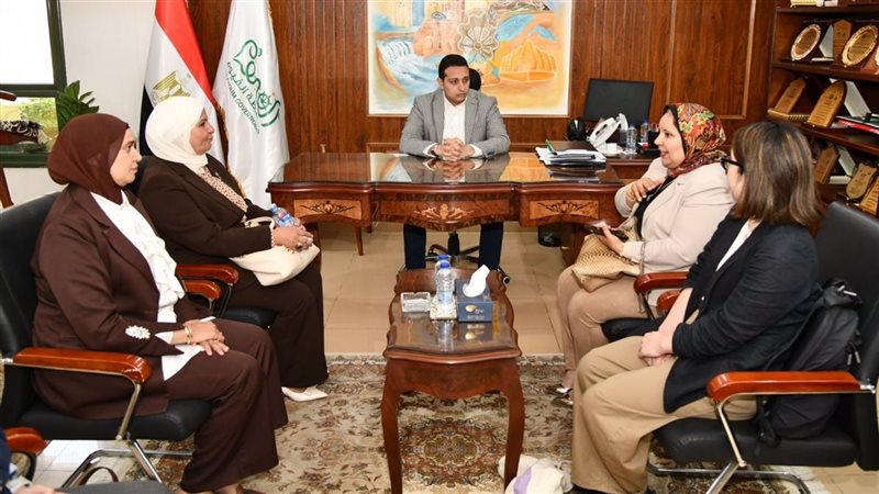 لقاء، فيتو