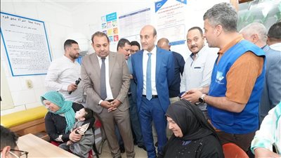 علاج 1160 مواطنًا وتحويل 53 حالة للتدخل الجراحي بقافلة طبية في أسيوط 
