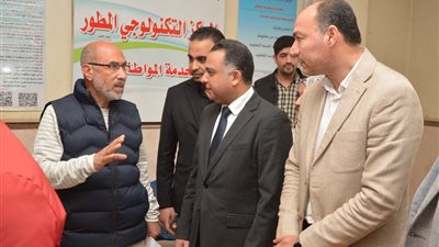 نائب محافظ البحيرة يتفقد سير العمل بالمركز التكنولوجي بشبراخيت