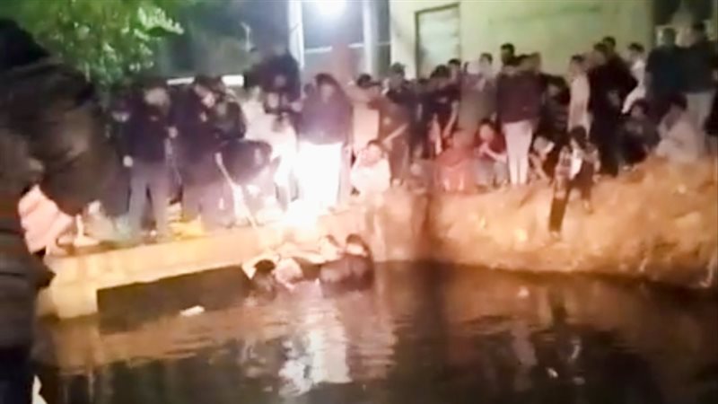 البحث عن جثمان طفل