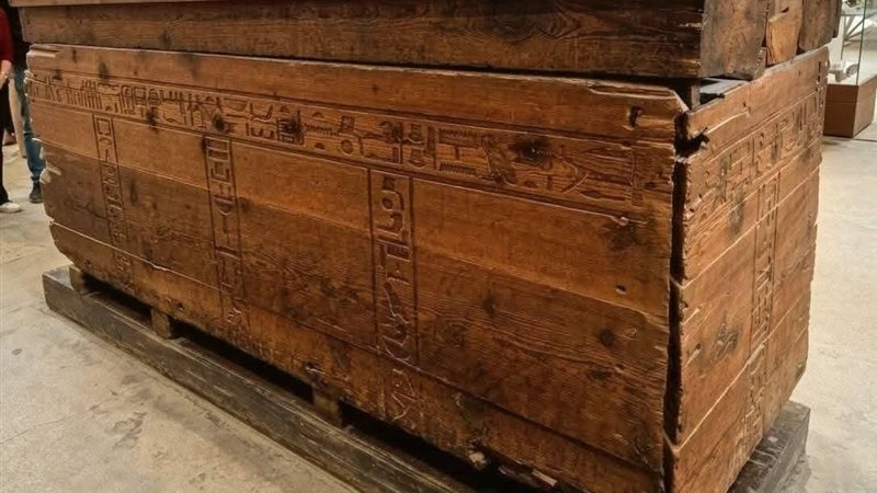 تابوت “أمنمحات” المعروض