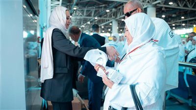 مصر للطيران تبدأ جسرها الجوي إلى جدة لنقل 4933 حاجًا اليوم وغدًا للأراضي المقدسة