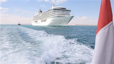 ميناء غرب بورسعيد يستقبل السفينة CRYSTAL SERENITY وعلى متنها 752 سائحًا