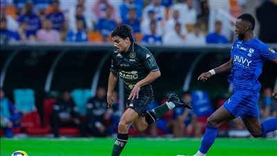 كأس خادم الحرمين، الهلال يتقدم 1/2 على الخلود في الشوط الأول (صور)