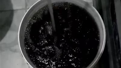 مياه بلون 