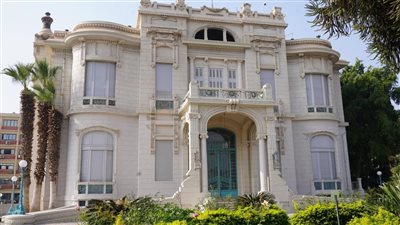 جامعة عين شمس تعلن فتح باب التقدم لمبادرة برنامج الكوادر الأكاديمية للمصانع