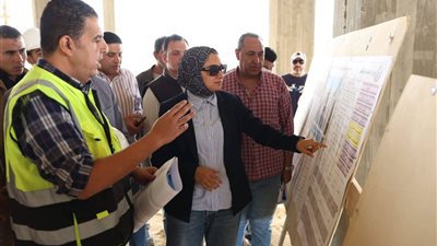 بتكلفة 625 مليون جنيه، محافظ الوادي تتابع موقف مستشفى الفرافرة المركزي الجديد 