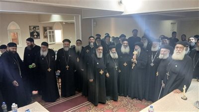 الأنبا مارتيروس يناقش ترتيبات الخدمة مع كهنة كنائس شرق السكة الحديد