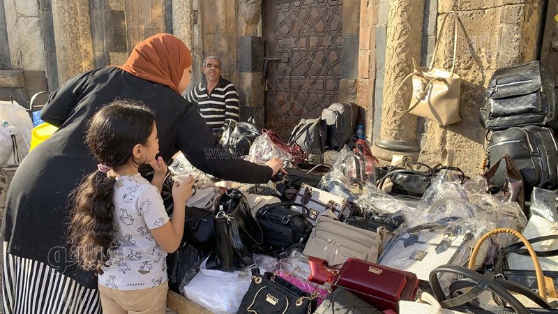 الإقبال على لبس العيد،
