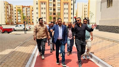 نائب رئيس هيئة المجتمعات العمرانية يتفقد مشروعات الإسكان بالعبور الجديدة لمتابعة معدلات التنفيذ