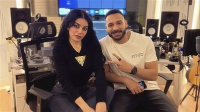 هيفاء وهبي في الاستوديو لتجهيز أغنية جديدة بعد عودتها للغناء في مصر 