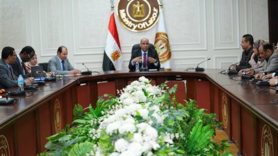 وزير العمل لقيادات الدقهلية: التواجد الميداني بين المواطنين “ضرورة لا رفاهية”