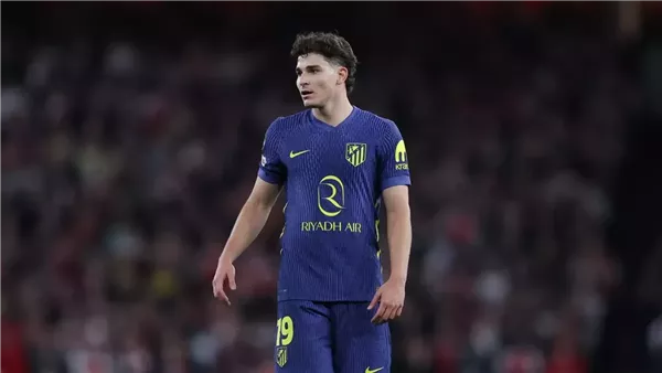 جوليان ألفاريز يختار باريس سان جيرمان على برشلونة حال رحيله عن أتلتيكو مدريد