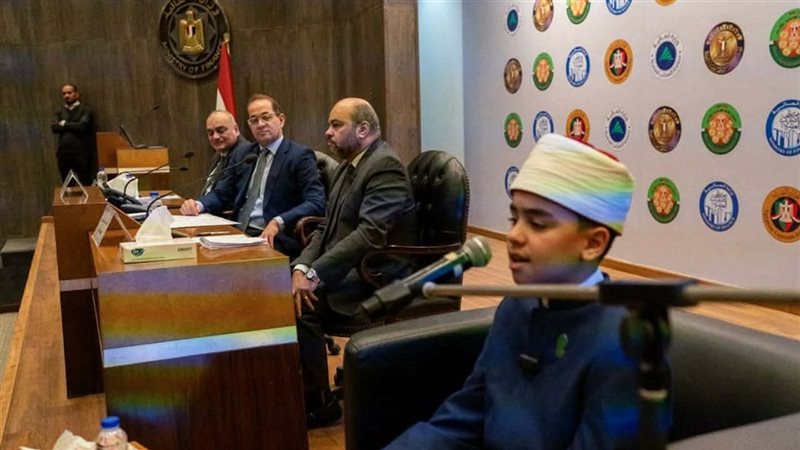 وزير المالية يحتفي