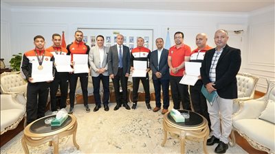 محافظ أسيوط يكرم اللاعبين الفائزين بميداليات البطولة الأفريقية للمصارعة