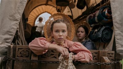 نتفليكس تكشف عن أول صور لمسلسل “Little House on the Prairie” الجديد وموعد عرضه