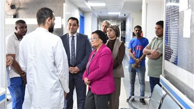 نائب وزير الصحة توجه بالتوسع في العيادات المتنقلة بقنا ومواجهة ظاهرة زواج الأطفال 