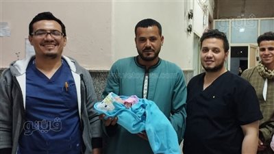مستشفى الفشن يحتفل بشفاء طفل وتعافيه بعد 18 يوما على التنفس الصناعي