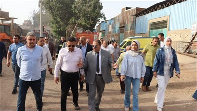 محافظ القليوبية ومدير الأمن يتابعان إخماد حريق اندلع في 3 مصانع بالقناطر الخيرية 