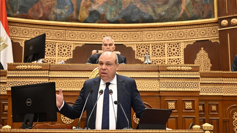 وزير الطيران أمام