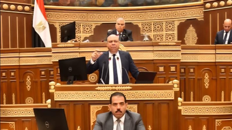 وزير الطيران أمام