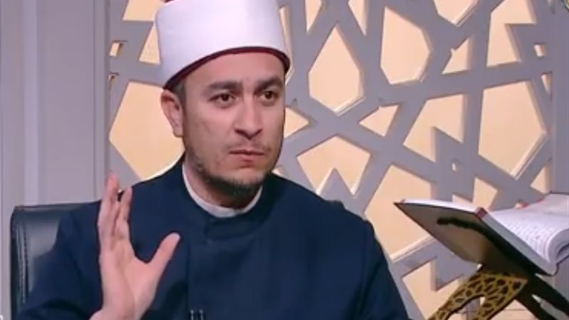  الدكتور محمود عاشور،