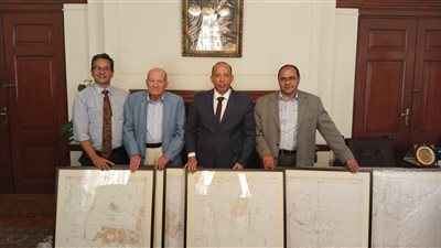 قصر العيني يتسلم وثائق وخرائط تاريخية نادرة توثق نشأة أقدم مدرسة طب بالشرق الأوسط 