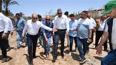 محافظ جنوب سيناء يوجه بحل مشكلات المواطنين بمنطقة مصيعد وتحسين الخدمات