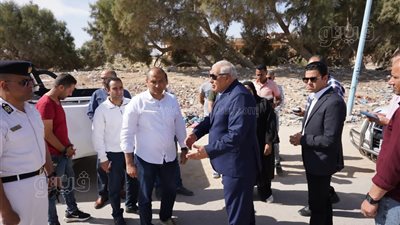 محافظ مطروح يتابع أعمال تطوير طريق الأمل ويوجه بإعادة المظهر الحضاري لمداخل المدينة