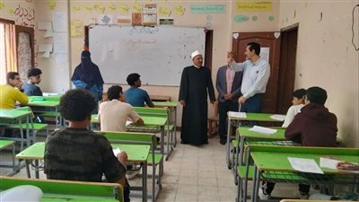 رئيس منطقة الإسماعيلية الأزهرية يتابع انتظام امتحانات الشهادتين الابتدائية والإعدادية 