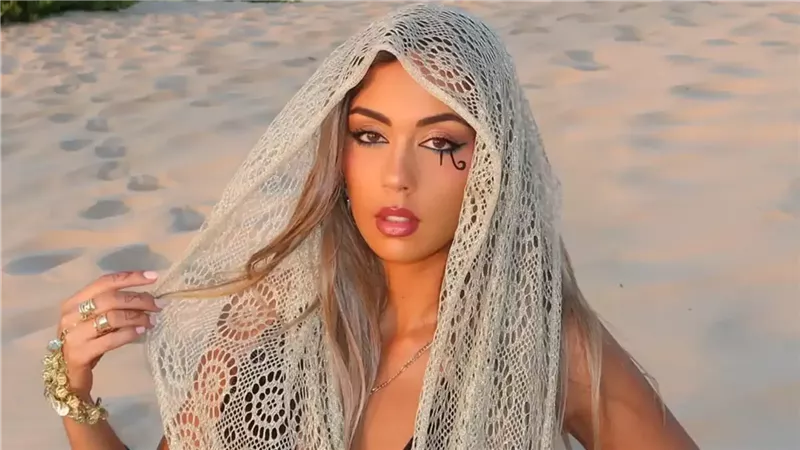 المغنية الأسترالية