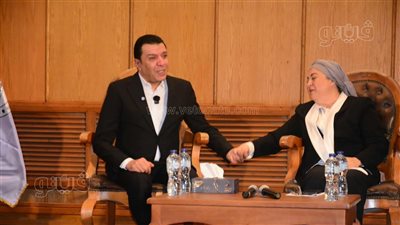 مصطفى كامل يكشف كلمات آخر أغنية جمعته بـ هاني شاكر (فيديو)