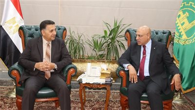 محافظ القليوبية يبحث تعزيز آليات جذب الاستثمارات وتوفير فرص العمل