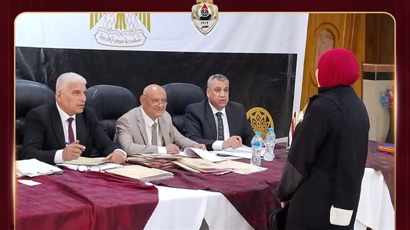 مقابلات شخصية لمحامين